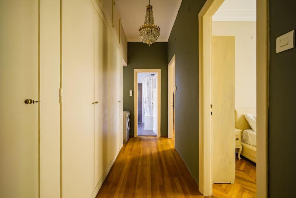 Emporikon Apartment Steps From Historic Center Athènes Extérieur photo